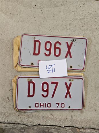 Vintage 1970 Consecutive Numbers License Plates
