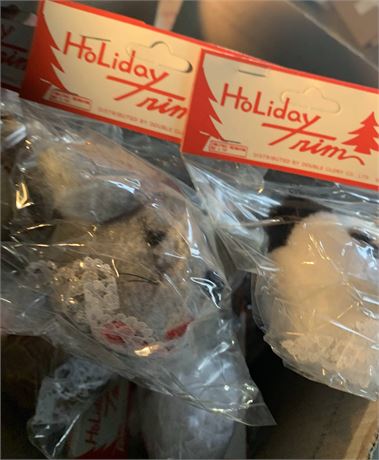 House of Loyd Holiday Trim Christmas Mouse Plush Toy Christmas Ornaments - 1 Box