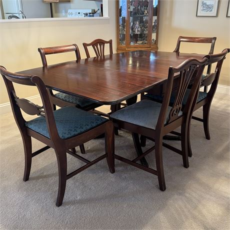Vintage/Antique Drop Leaf Claw Foot Dining Table and Chairs - 40 x 60" w/ Leaves