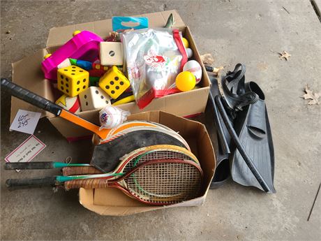 Outdoor Toys & Sports: Rackets/Flippers/Goggles/Frisbees & More