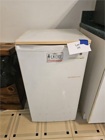 G.E. Mini Refrigerator