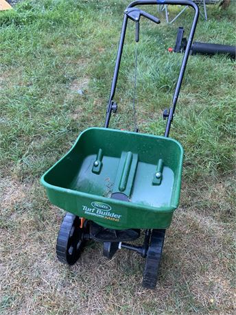 Scott's Turf Builder Edge Gurro Mini Lawn Spreader