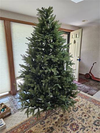 Pre-Lit 7Ft Christmas Tree