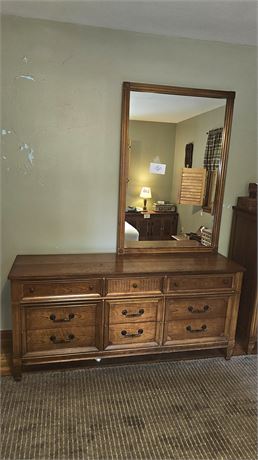 Bassett Wood Dresser & Mirror