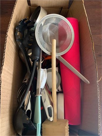 Assorted Kitchen Utensils & Tool Lot