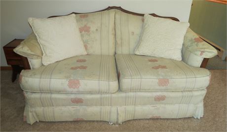 Pinnacle Furniture Co. Loveseat