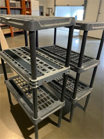 Pair of Plastic Shelving 4 Shelves 34 x 57 x 14.5