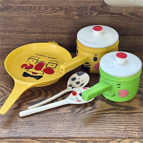 1960's Tanda Toys Childs Play "Pinocchio" Cookware, England
