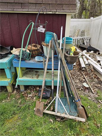 Mixed Yard & Garden Tools / Planters & More