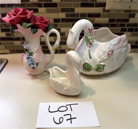 Home Decor Swan Figures/Planter