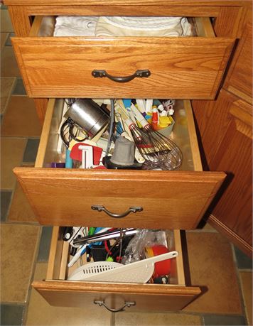Kitchen Drawers Cleanout (3)