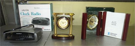 Howard Miller Clock/Frame, Danbury Clock, Clock Radio