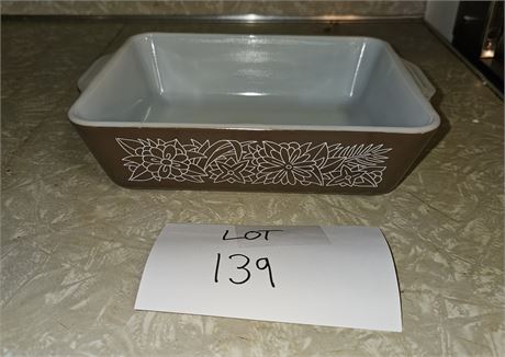 Pyrex Woodland Casserole 1 1/2 Qt
