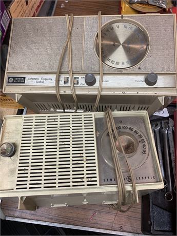 Vintage General Electric Radios Lot of 2