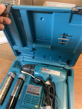 Makita Cordless Drill Kit In Carrying Case