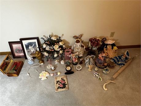 Large Lot of Home Decor