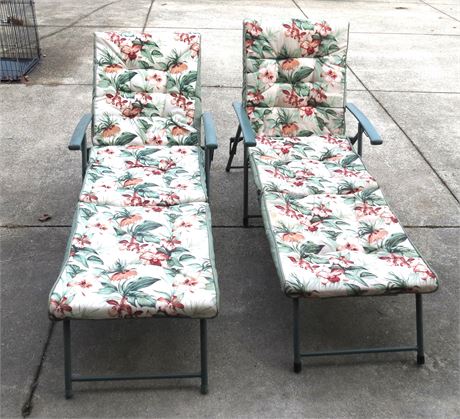 Outdoor Lounge Chairs