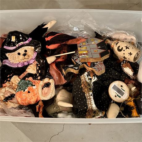 Tote of Halloween Witches and MORE!!