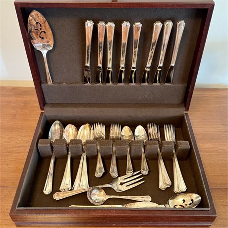 Oneida Silversmiths Flatware Service for 8