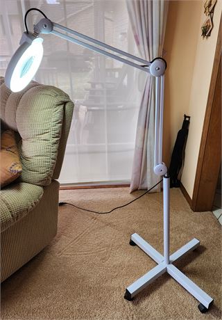 Adjustable Reading Lamp, with Magnifying glass