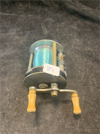 Shakespeare 1963 Ideal Level Winding Reel Model 26