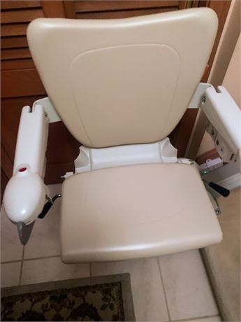 Handicare 1100 Straight Stairlift/Stair Chair Life - Rail & Chair For Stairs