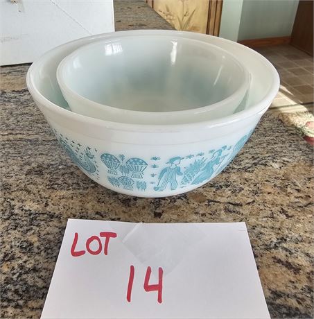 Vintage Pyrex "Amish Butterprint" 1 1/2 Qt &1 1/2 Pint