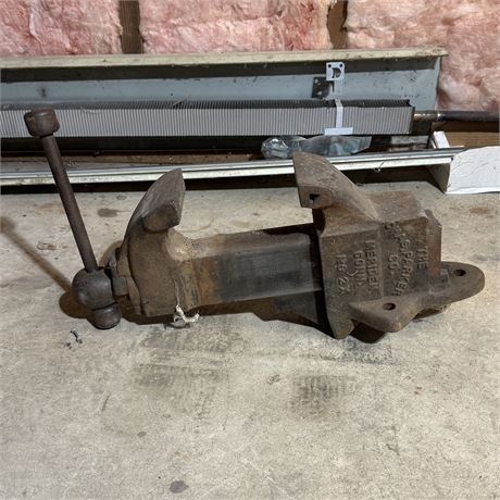 The Chase Parker Co. No. 2X Bench Vise - It's HUGE!