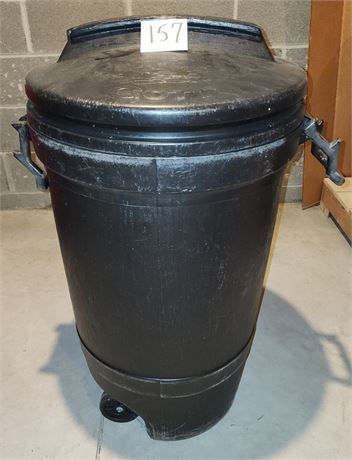 Trashcan W/Lid