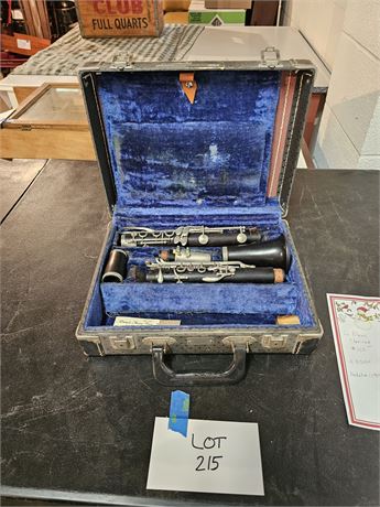 LeBlac Clarinet Model 11391 & Carrying Case