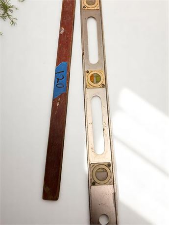 Level Tools - 1 Metal, 1 Wood 24"