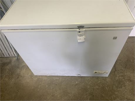 White GE Chest/Deep Freezer