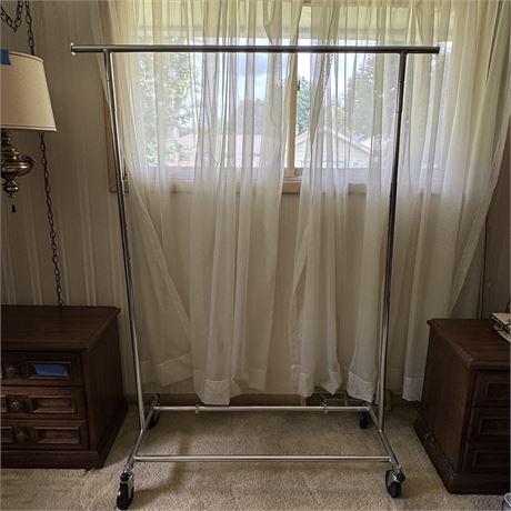 Metal Rolling Clothing Rack