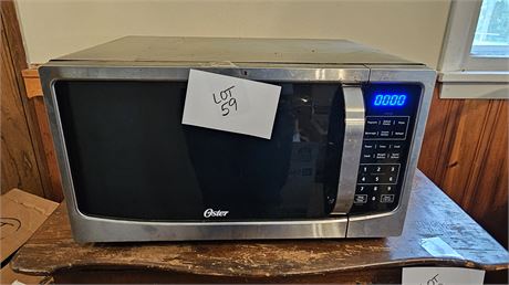 Oster 1100 Watts Microwave