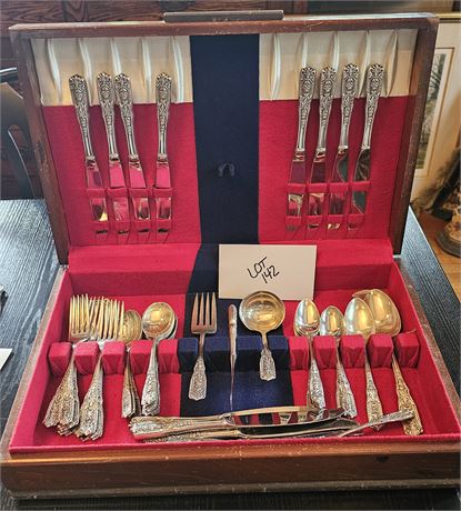 Sterling Westmorland "Milburn Rose" Pattern Flatware Set 50.885 OZT Excluding Kn