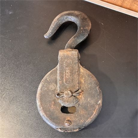 Vintage Heavy Duty industrial Cast Iron Rope Pully with The Hook