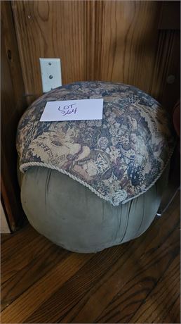 Puff Ball Stool/Seat