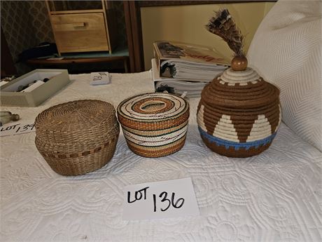 Vintage Sewing Basket / Woven & Wool Lidded Baskets