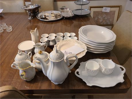 Mixed Kitchen Lot: Pfaltzgraff Bowls / Teapot / Creamers / Sugars & More