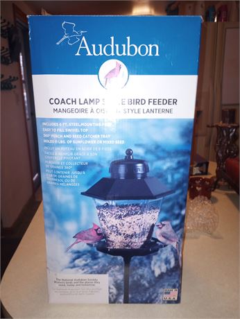 Audubon Coach Lamp Style Bird Feeder