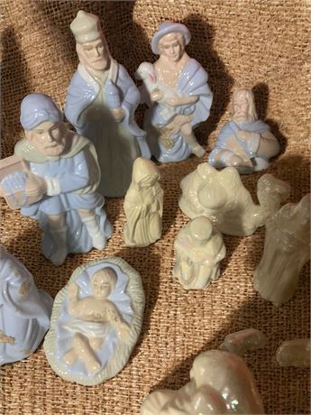 Christmas Holiday Nativity Scene Includes Storage Tote