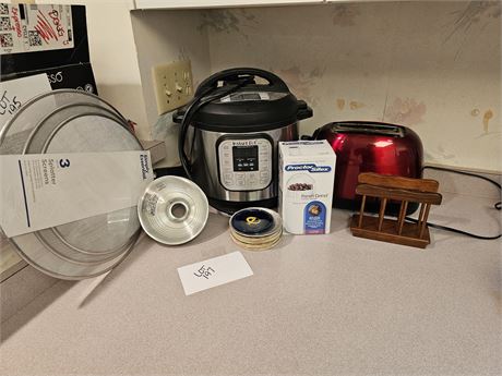 Mixed Appliance Lot:Instant Pot/Proctor Silex Grinder/Toaster & More