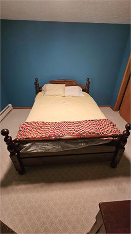 Queen Size Bed With Solid Wood Frame