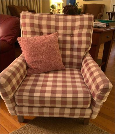 Red & White Gingham Pattern Arm Chair W/Throw Pillow 28 x 29 x 31