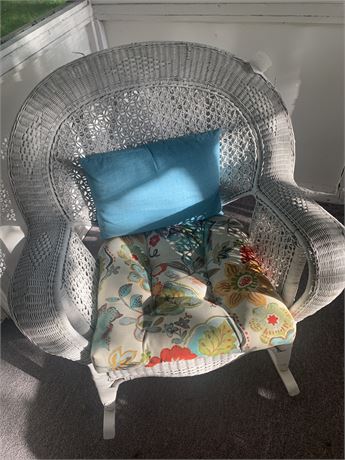 White Wicker Patio Rocking Chair/Rocker W/Seat Cushion & Throw Pillow