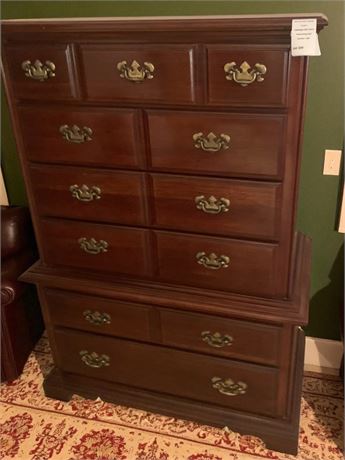 Mahogany Wood 6 Drawer Dresser/Chest of Drawers