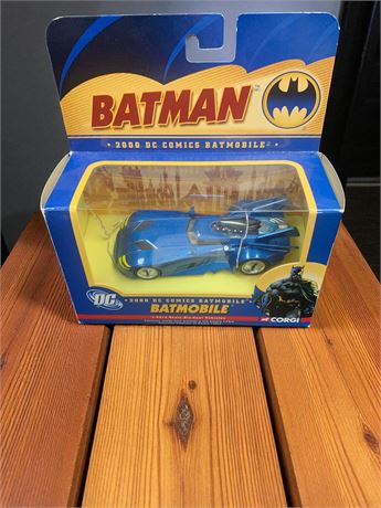 Corgi 2000 DC Comics Batman Batmobile 1:43 Scale Diecast Car