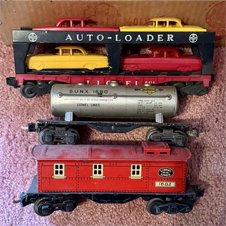 Lionel Auto Loader w/ Cars, 1682 Caboose and Sunoco Train Car