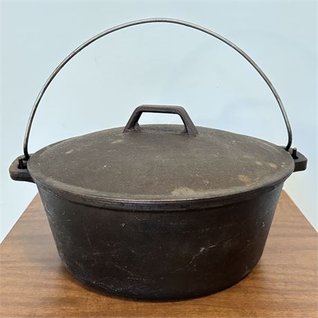Vintage Cast Iron Dutch Oven