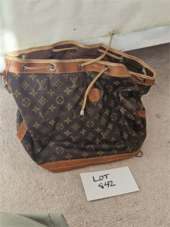 Louis Vuitton Noe Bucket Bag in Monogram Canvas with Leather Accents